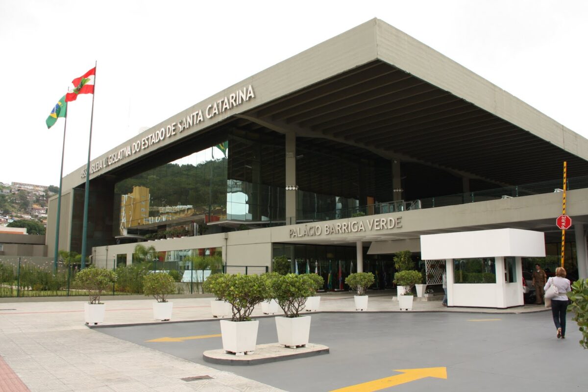 , Projeto de Lei em Santa Catarina para Fortalecer os Laços com Luxemburgo, luxcitizenship.com
