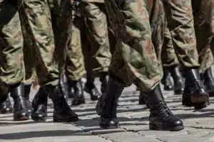 soldiers-march-in-formation